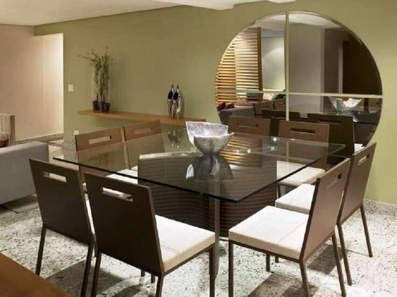 43. Espelho bisotê para sala de jantar com estilo moderno e minimalista