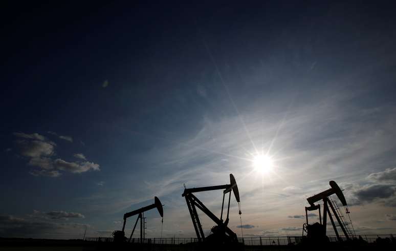 Bombas de petróleo em campo perto de Vaudoy-en-Brie, na França
23/04/2018
REUTERS/Christian Hartmann 