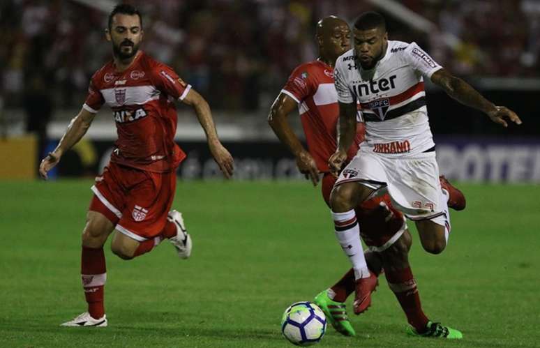 Lateral estava encostado na reserva do Tricolor e foi cedido ao Rennes, da França. Negociação, no entanto, não foi concretizada (Rubens Chiri/saopaulofc.net)