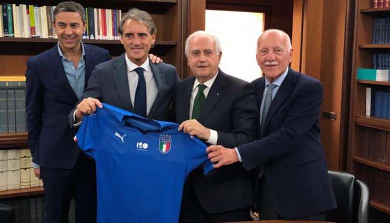Mancini foi anunciado na última segunda-feira e já concedeu entrevista coletiva (Foto: Divulgação)