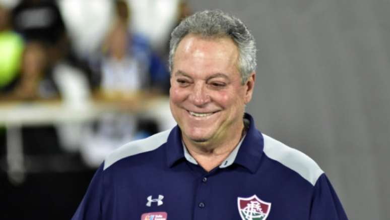 Abel Braga, durante o clássico (Foto: EDUARDO CARMIM/PHOTO PREMIUM)