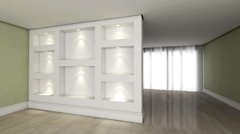 32. Parede com nichos e ilumina&ccedil;&atilde;o embutidas