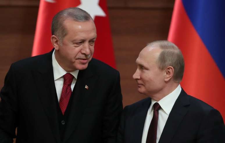 Presidentes da Turquia, Tayiip Erdogan, e da Rússia, Vladimir Putin, durante entrevista conjunta em Ancara
04/04/2018 REUTERS/Umit Bektas