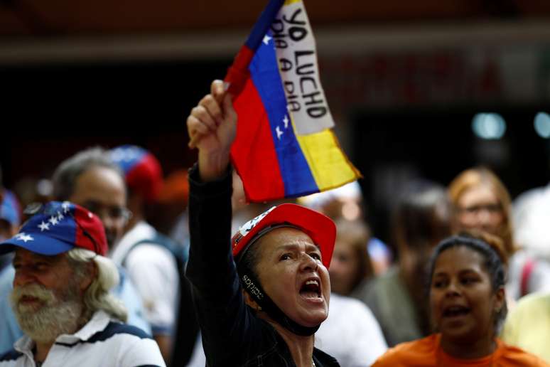 Manifestante grita durante protesto contra eleições presidenciais na Venezuela em Caracas
16/05/2018 REUTERS/Marco Bello