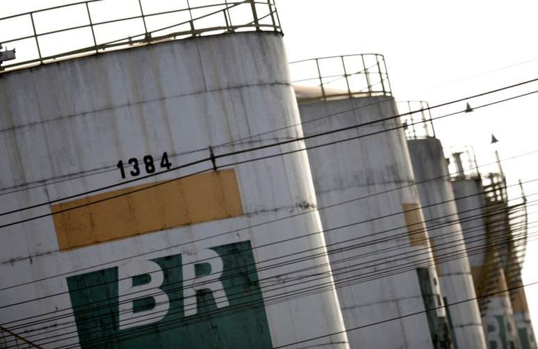 Tanks of Brazil's state-run Petrobras oil company are seen in Brasilia, Brazil, August 31, 2017. REUTERS/Ueslei Marcelino - RC1AF31BFC00