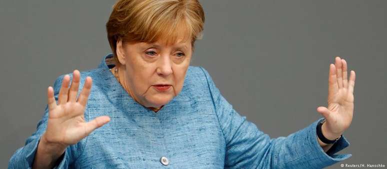 Em discurso de mais de 30 minutos no Bundestag, Merkel não fez nenhuma menção à AfD