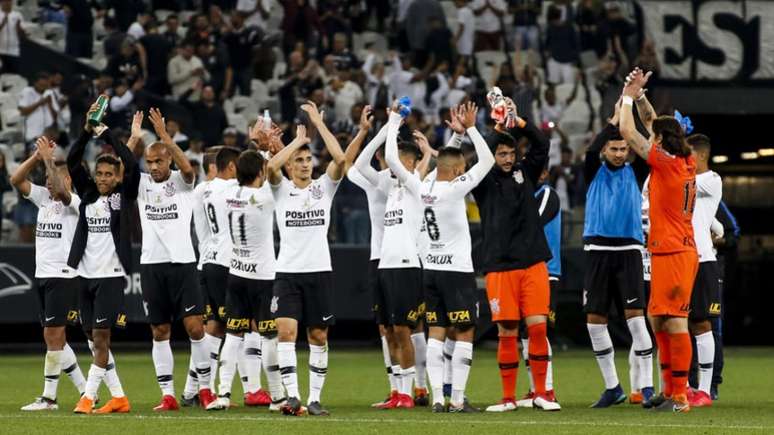 Patrocinadora estampou o peito da camisa alvinegra no Dérbi (Foto: RODRIGO GAZZANEL/RM SPORTS IMAGE)