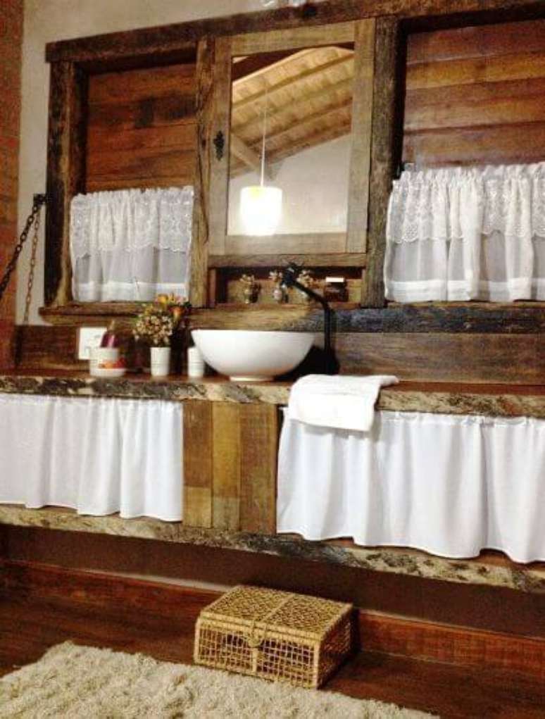 14. Decora&ccedil;&atilde;o r&uacute;stica de madeira. Projeto de Martha Lilianne Grucci