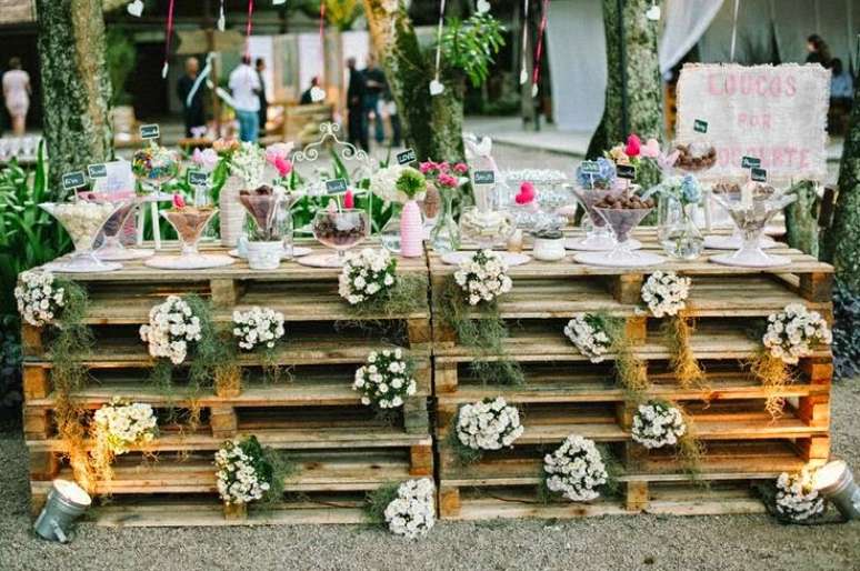 1- Decoração de casamento rústico com pallets de madeira