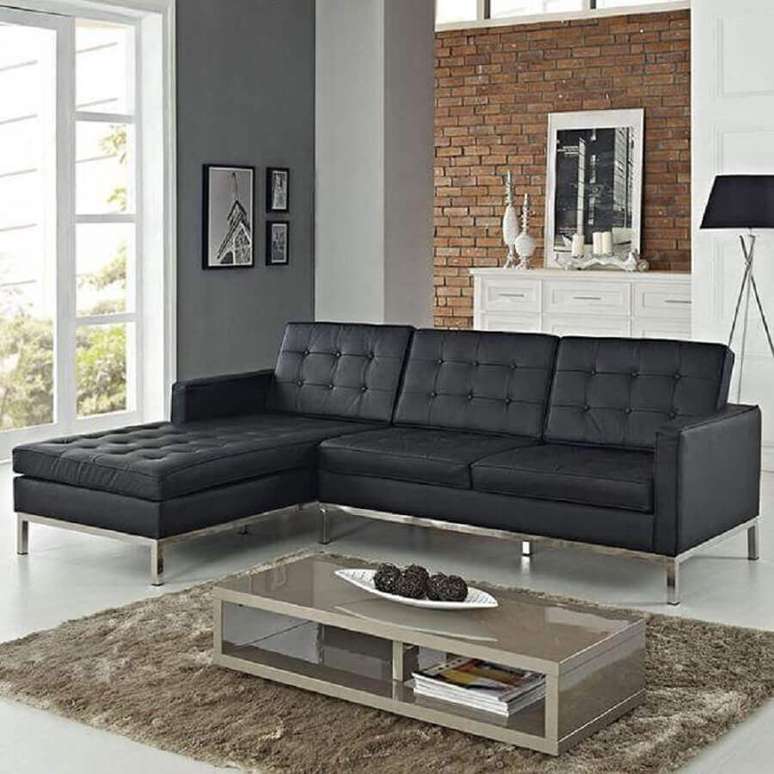 38. Modelo de couro para sofá com chaise