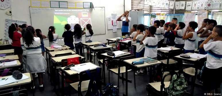 Alunos durante a aula da alemão: bons resultados obtidos pela escola a credenciaram a receber o projeto 