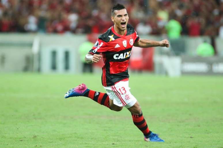 Trauco é reserva da equipe do Flamengo e titular no Peru (Foto: Gilvan de Souza/Flamengo)