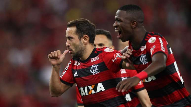 Com dois gols, Everton Ribeiro garantiu a classificação do Flamengo na Copa Libertadores (Paulo Sérgio/Agência F8)