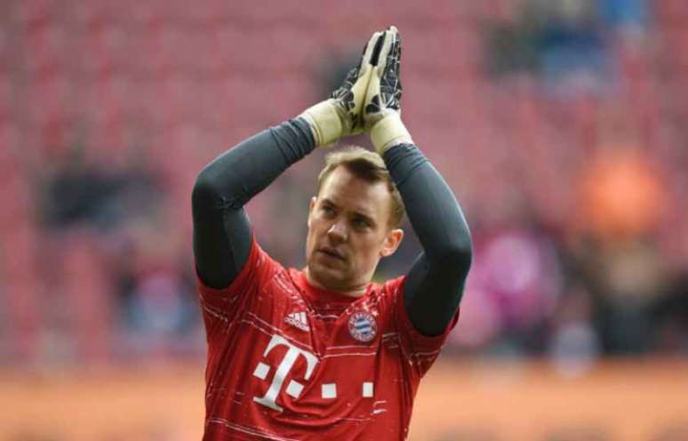 Após nove meses, Neuer voltou a ser relacionado para uma partida do Bayern (Foto: Christof Stache / AFP)