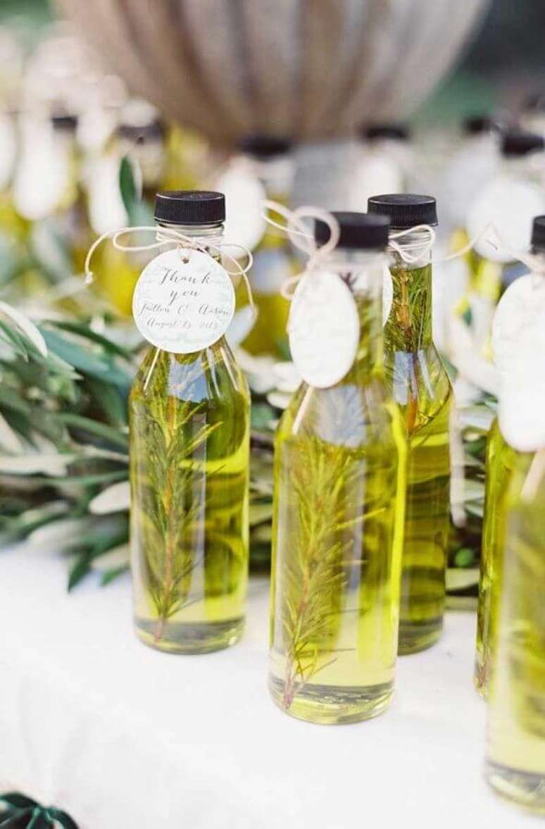 25. Óleos aromáticos são tendências de lembrancinhas para casamento