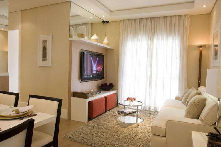 12. Sala pequena com puffs que otimizam o espa&ccedil;o