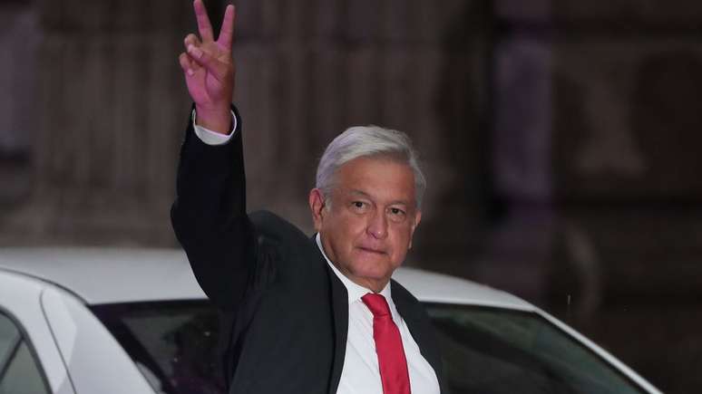 Andrés Manuel López Obrador lidera as pesquisas no México
