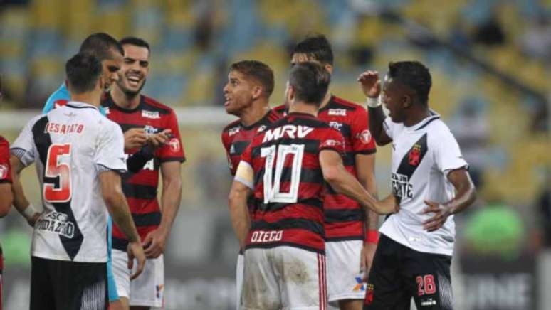 Fim do clássico foi tenso (FOTO: Paulo Sérgio/Agência F8)