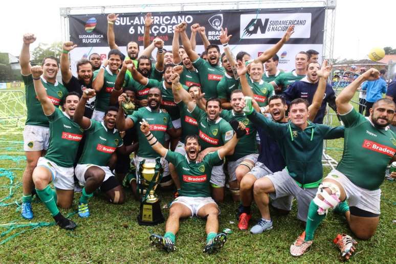 Seleção Brasileira comemora o primeiro título da história do Rugby nacional (Foto: João Neto/Fotojump)