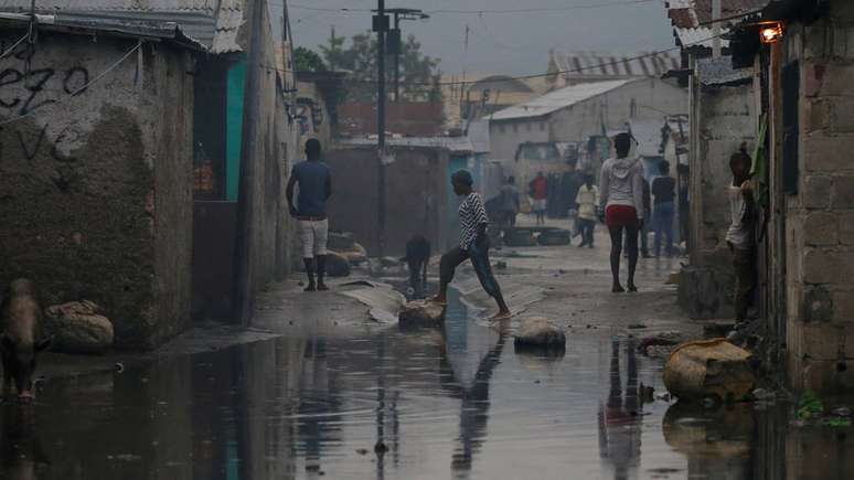 Favela de Port Pr&iacute;ncipe, em foto de 2016; pobreza faz com que fluxo de haitianos ao Brasil tenha se mantido desde terremoto de 2010