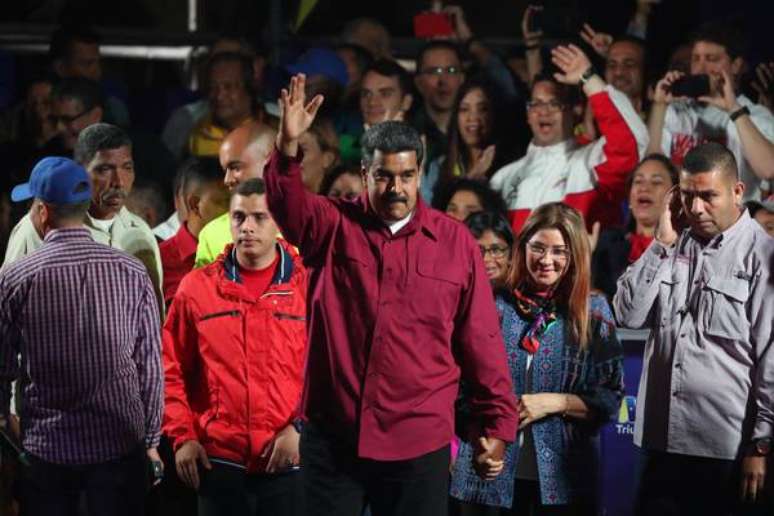 Maduro é reeleito em votação contestada pela oposição