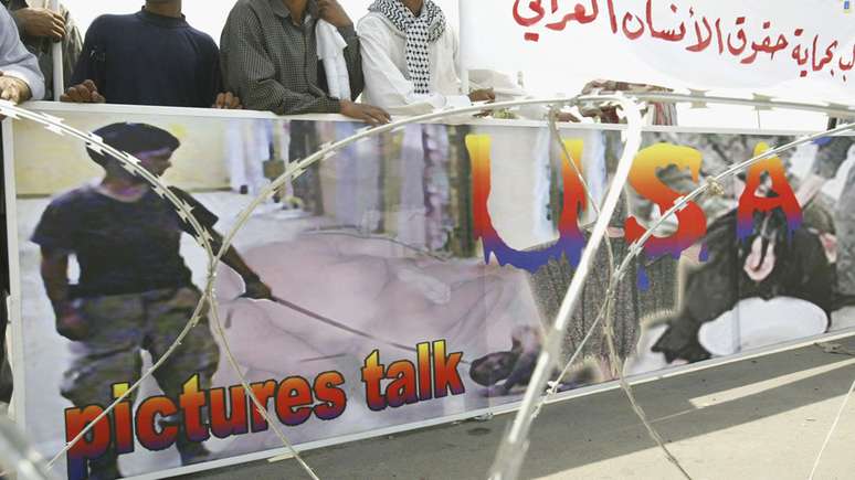Imagens de Abu Ghraib usadas em protestos em Bagdá