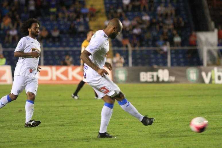 Luizão pede atenção time pela sequência da temporada (Foto: Divulgação)