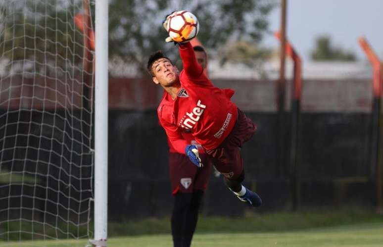 Com 22 anos de idade, Jean tem contrato com o São Paulo até dezembro de 2022 (Rubens Chiri/saopaulofc.net)