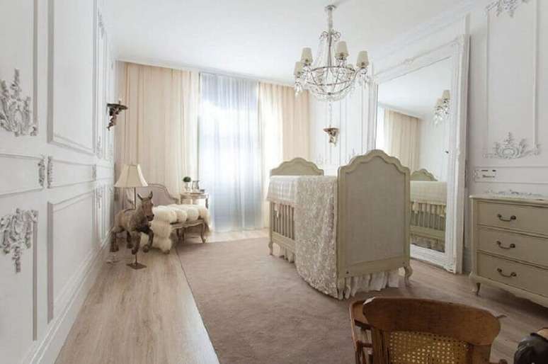 27. O quarto proven&ccedil;al para beb&ecirc; fica muito charmoso