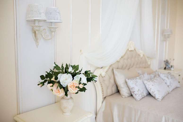 38. O romantismo est&aacute; sempre presente na decora&ccedil;&atilde;o de quarto proven&ccedil;al