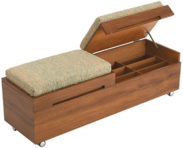 16- Puff de madeira &eacute; um &oacute;timo m&oacute;vel de decora&ccedil;&atilde;o para quem precisa decorar sem gastar muito.