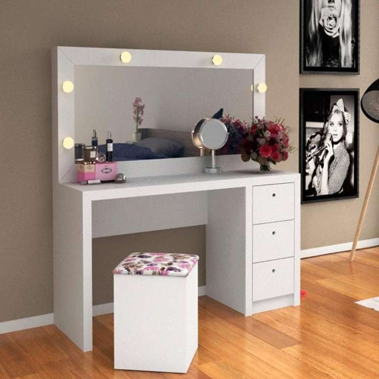 13 -Modelo de puff banqueta para quartos de menina.