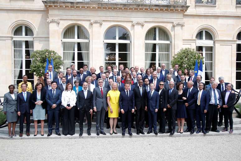 Presidente da França, Emmanuel Macron, posa para foto com CEOs de empresas de tecnologia
23/05/2018
REUTERS/Charles Platiau/Pool