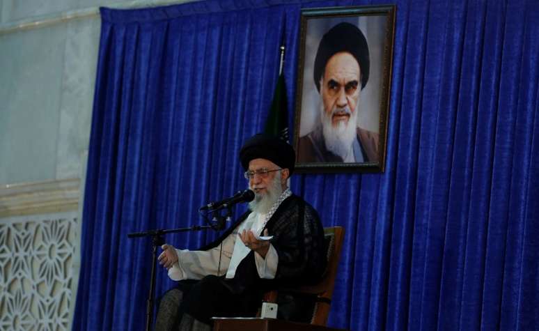 Líder supremo do Irã aiatolá Ali Khamenei faz discurso em Teerã
 4/6/2017 