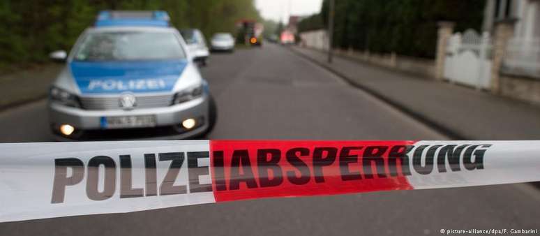 Polícia de Dresden estabeleceu um perímetro de segurança e moradores num raio de 800 metros tiveram de deixar suas casas