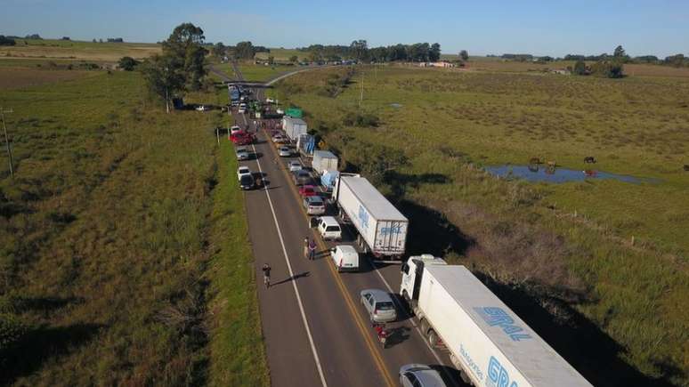 Distribuição de alimentos e viagens aéreas podem ser prejudicadas ainda mais se a greve continuar