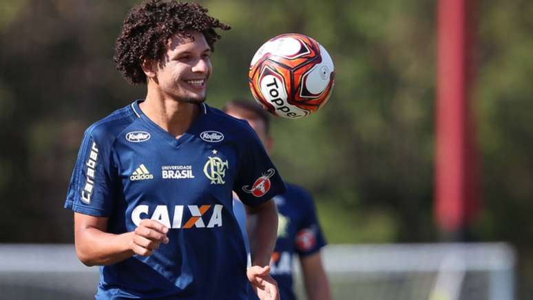 Arão desperta o interesse de clubes brasileiros e está em baixa no Flamengo (Foto: Gilvan de Souza / Flamengo)