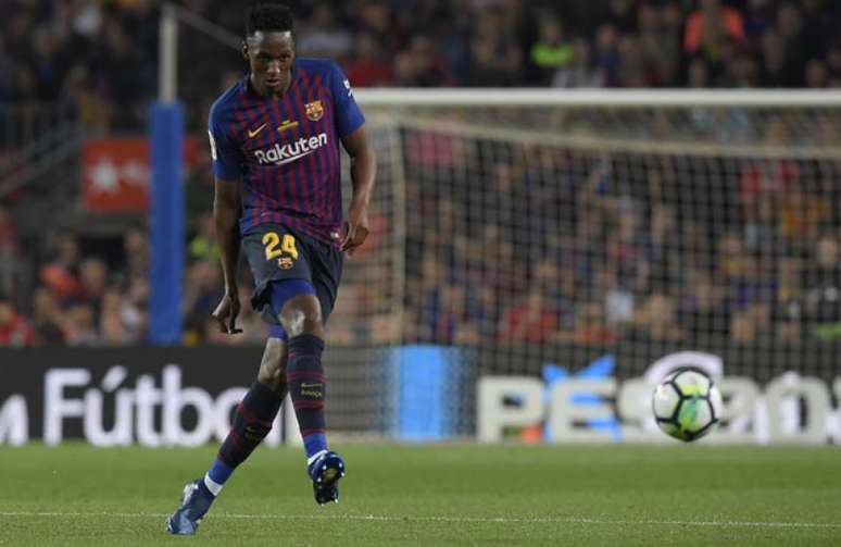 Mina atuou em seis partidas pelo Barcelona (Foto: Lluis Gene / AFP)