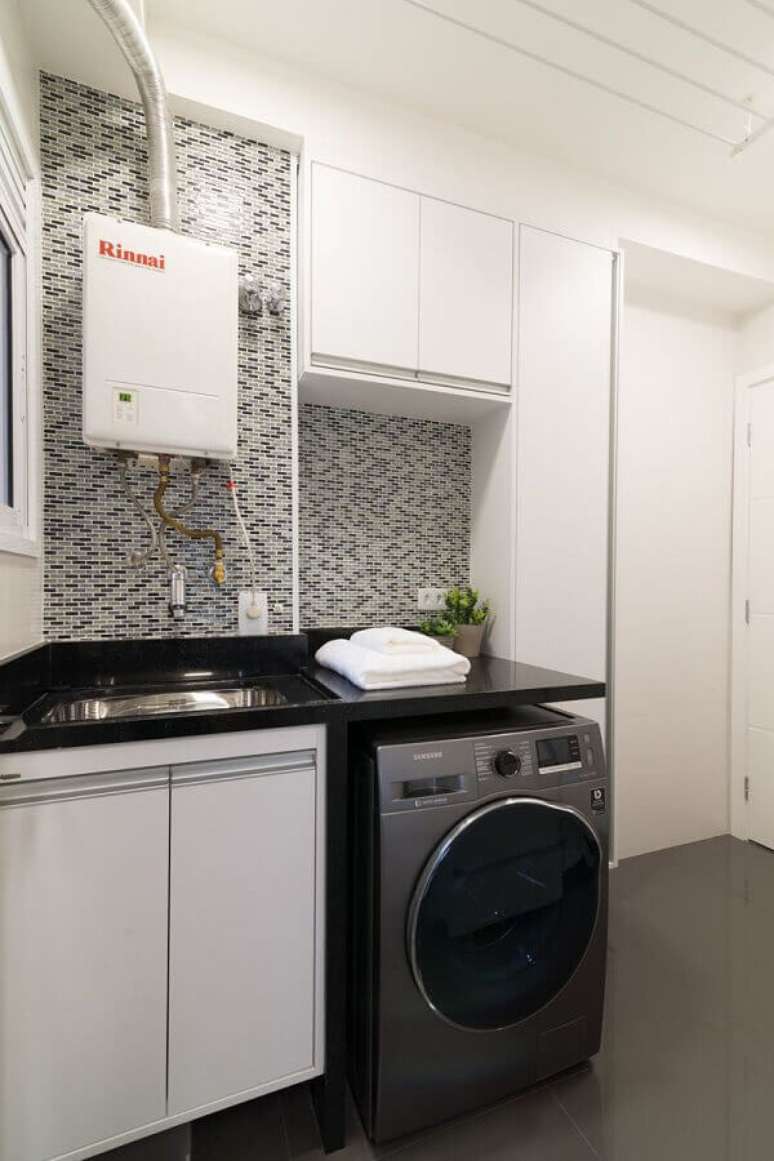 33. Revestimento com pastilha para &aacute;rea de servi&ccedil;o planejada