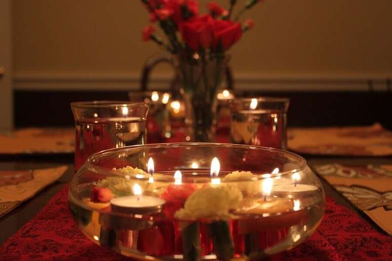 3. Um jantar a luz de velas é sempre muito romântico.