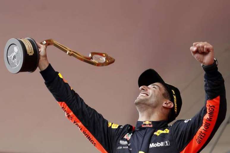 Ricciardo vence em Mônaco e celebra redenção de 2016