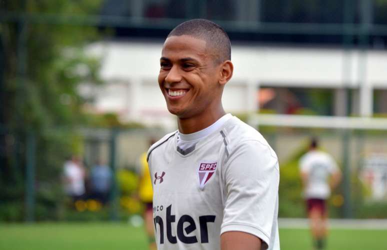 Zagueiro chegou ao São Paulo no segundo semestre do ano passado e, com Aguirre, está se tornando um dos titulares da equipe (Érico Leonan/saopaulofc.net)