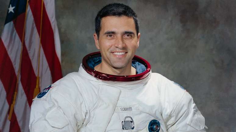 Harrison Schmitt integrou a equipe da Apollo 17, em 1971; para ele, foi difícil se adaptar à escuridão do espaço