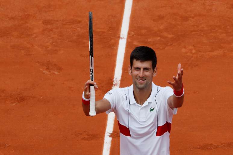 Djokovic comemora em Roland Garros
 28/5/2018    REUTERS/Gonzalo Fuentes 