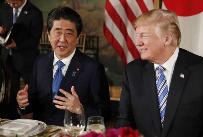 Trump e Abe se reúnem em Palm Beach
 18/4/2018   REUTERS/Kevin Lamarque