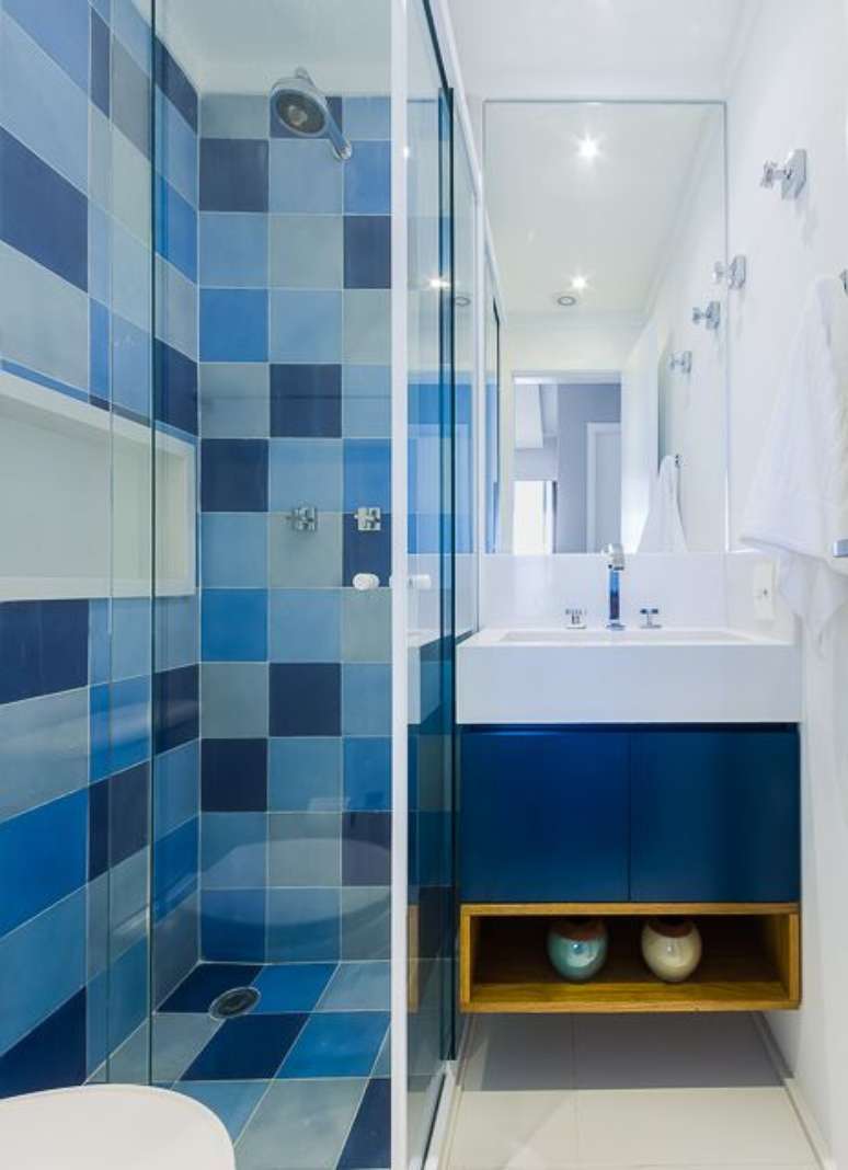 9 -Azulejos para banheiro em tons de azul.
