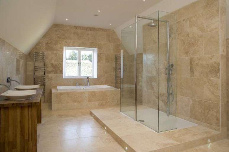 20- Azulejos para banheiro em m&aacute;rmore.