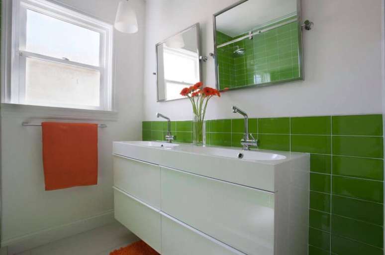 27- Pastilha de vidro verde para banheiro.