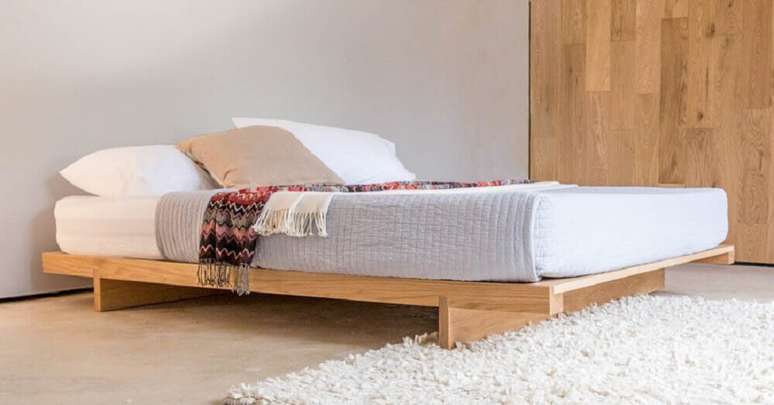 10. Modelo de cama de casal japonesa com pés