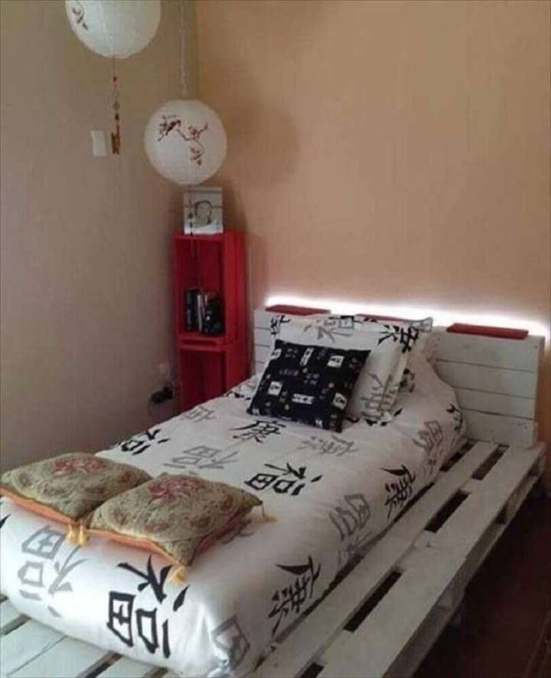30. Também é possível fazer a sua cama japonesa utilizando pallets